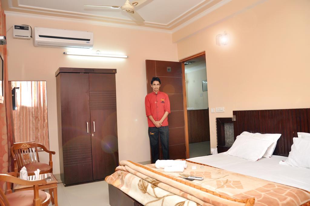 Hotel Rk Residency Noida Quarto foto